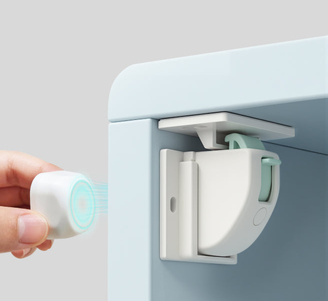 Powerful magnet, smooth locking